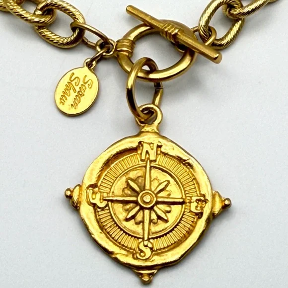 Susan Shaw Gold Tone Compass Pendant Toggle Necklace 16”24K Gold PlatedEUC